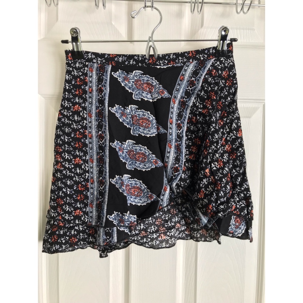LF Patterned Mini Skirt